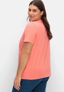 Kurzarmshirt in Layeroptik mit Ziernieten