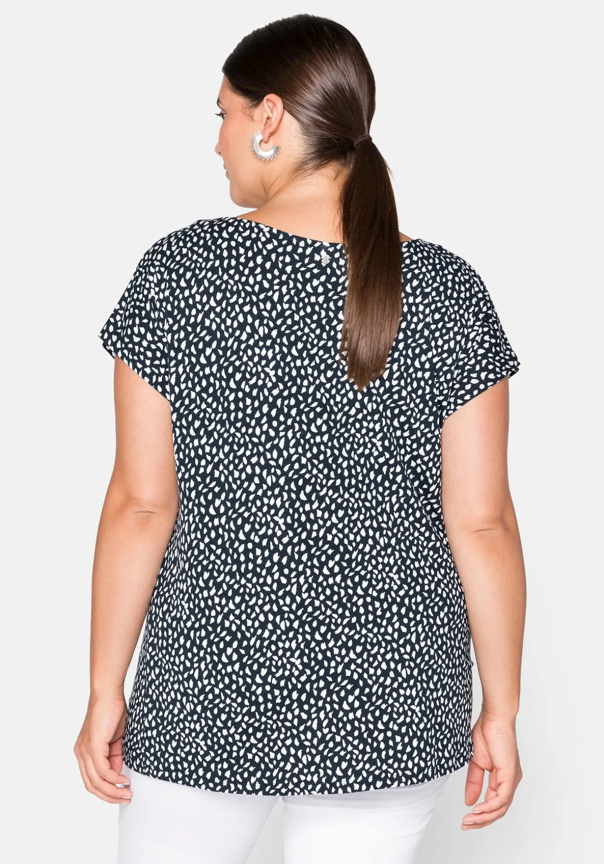 Kurzarmshirt mit Alloverdruck und seitlichen Falten