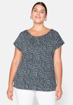 Kurzarmshirt mit Alloverdruck und seitlichen Falten