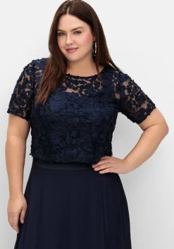 Kurzarm-Tunika aus floraler Spitze, im Rücken offen