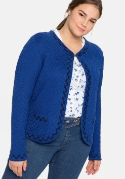 Kurze Trachten-Strickjacke mit Zierborte
