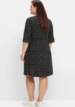 Kurzes Kleid mit 3/4-Arm und Pünktchendruck