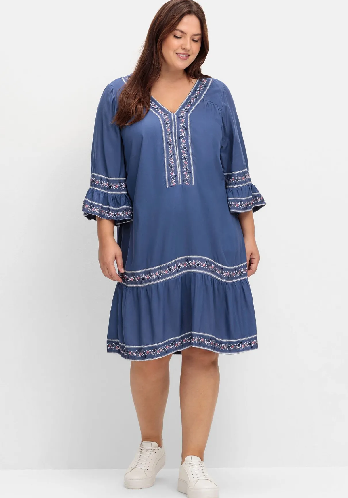 Kurzes Tunikakleid mit Zierband-Details