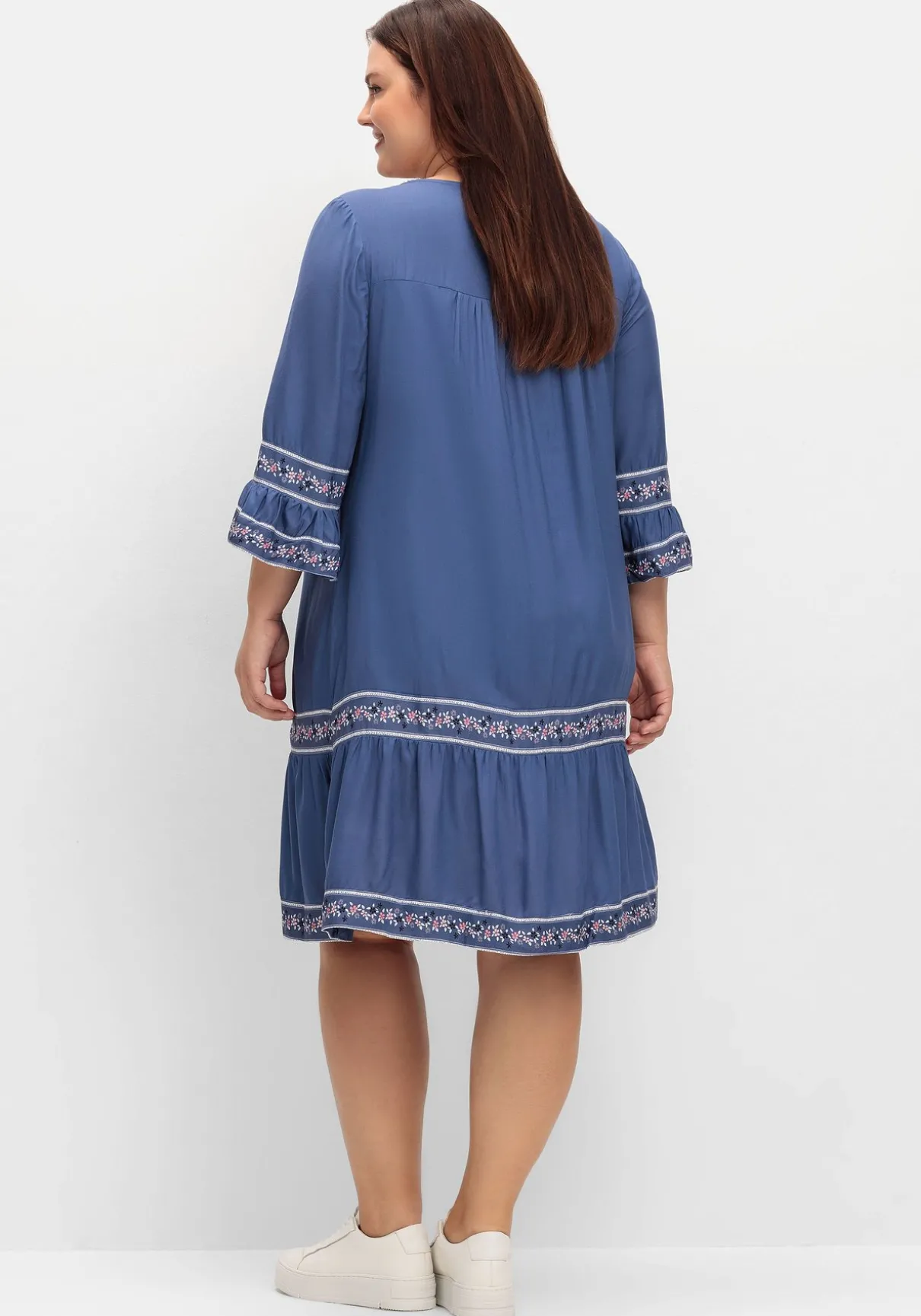 Kurzes Tunikakleid mit Zierband-Details