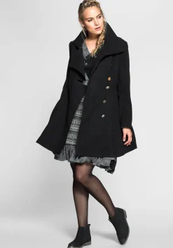 Kurzmantel im asymmetrischen Schnitt