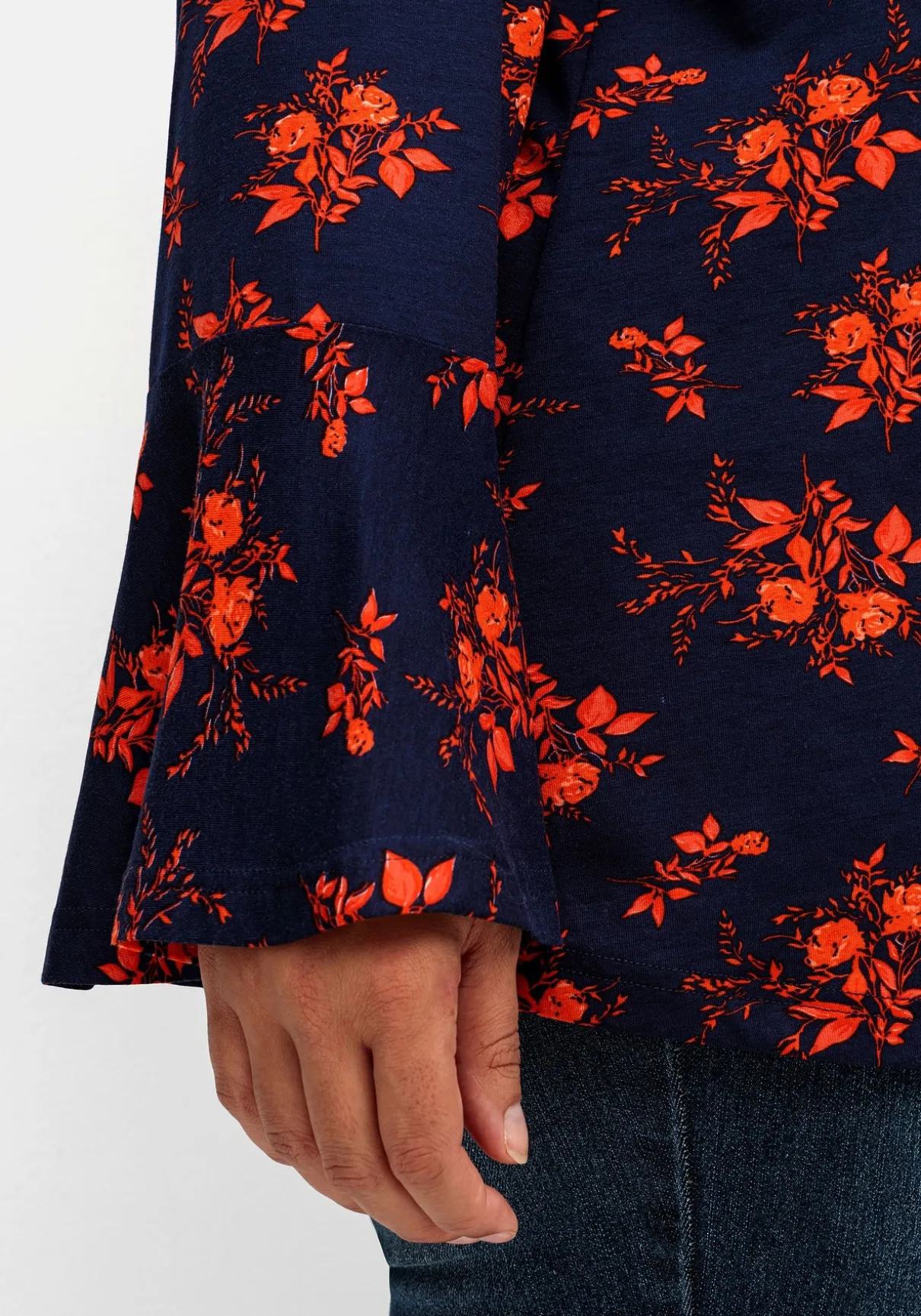 Langarmshirt mit Biesen und Volantärmeln