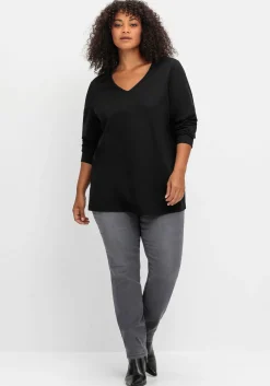 Langarmshirt mit V-Ausschnitt, in leichter A-Linie