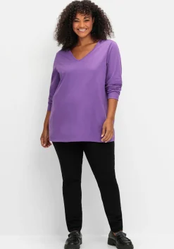 Langarmshirt mit V-Ausschnitt, in leichter A-Linie