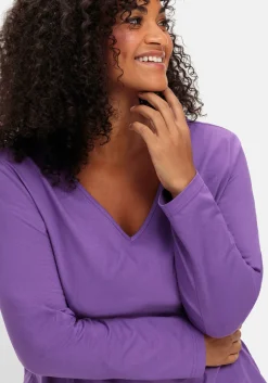 Langarmshirt mit V-Ausschnitt, in leichter A-Linie