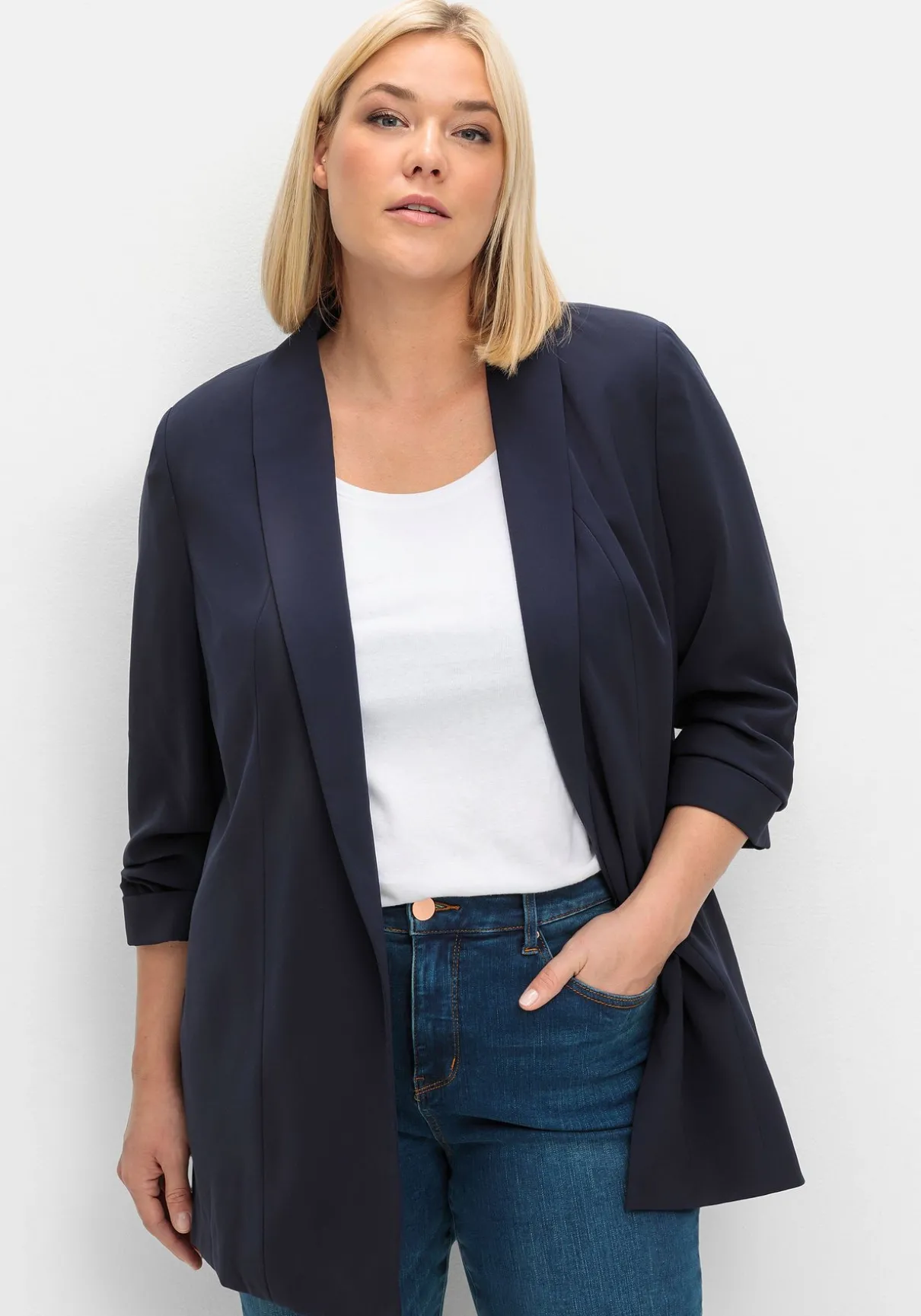 Langer Blazer mit Schalkragen und gerafftem 3/4-Arm