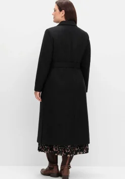 Langer taillierter Mantel mit Bindegürtel