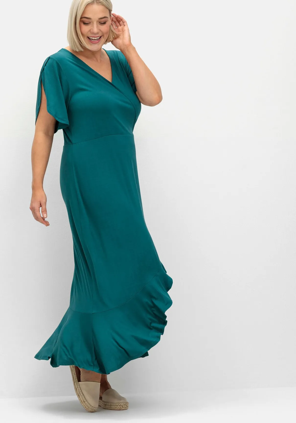 Langes Jerseykleid in Wickeloptik, mit Volantrock