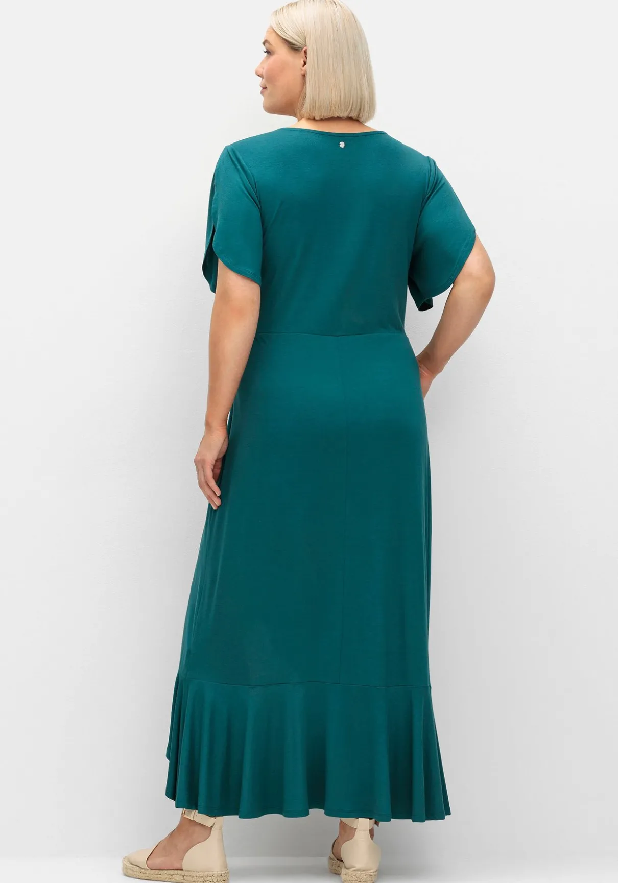 Langes Jerseykleid in Wickeloptik, mit Volantrock