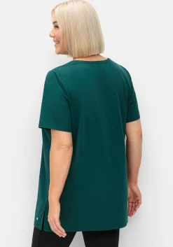 Langes Sportshirt in leicht taillierter Form