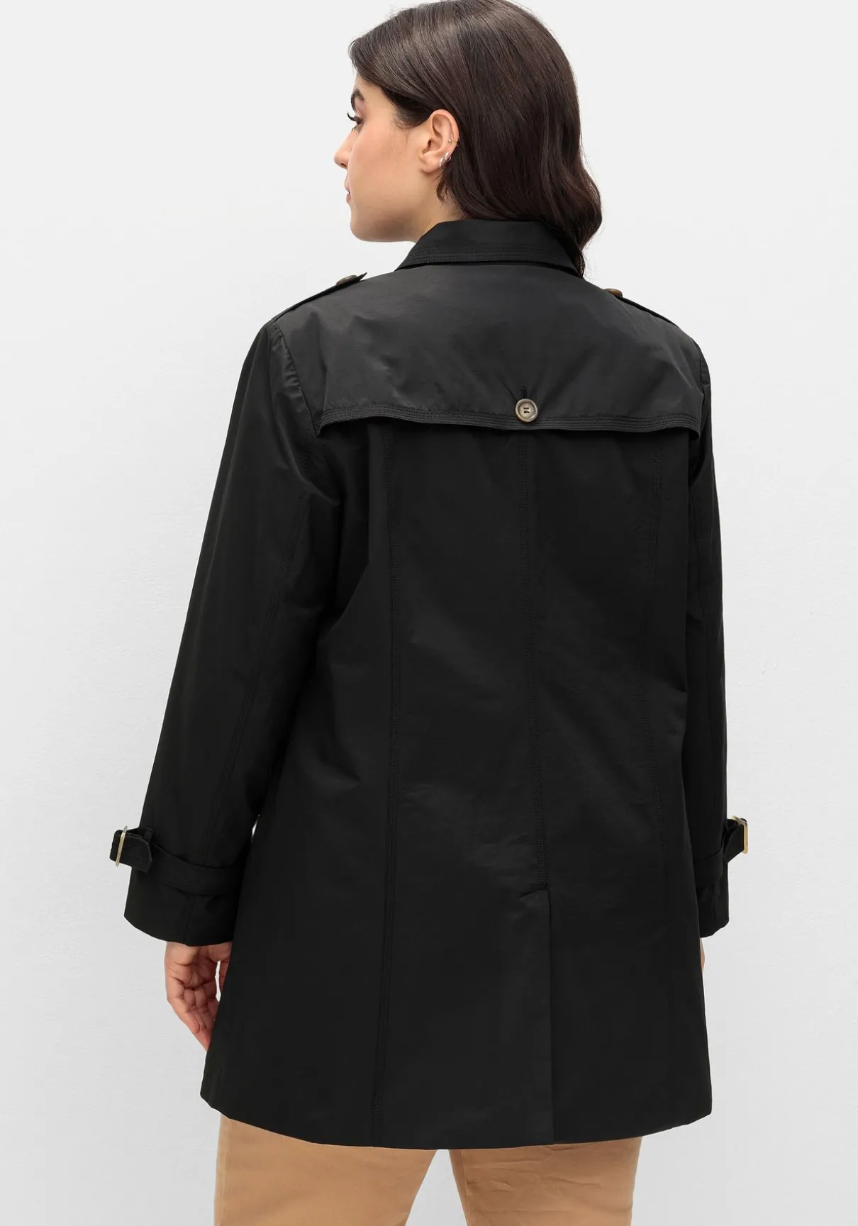 Leicht glänzende Longjacke im Trenchcoat-Stil