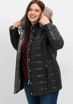 Leicht glänzende Steppjacke mit Kunstfell-Kapuze