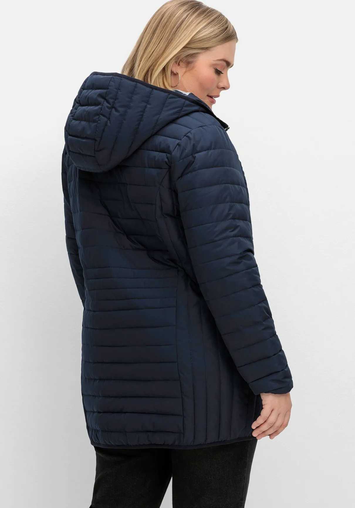 Leicht wattierte Longsteppjacke mit Kapuze