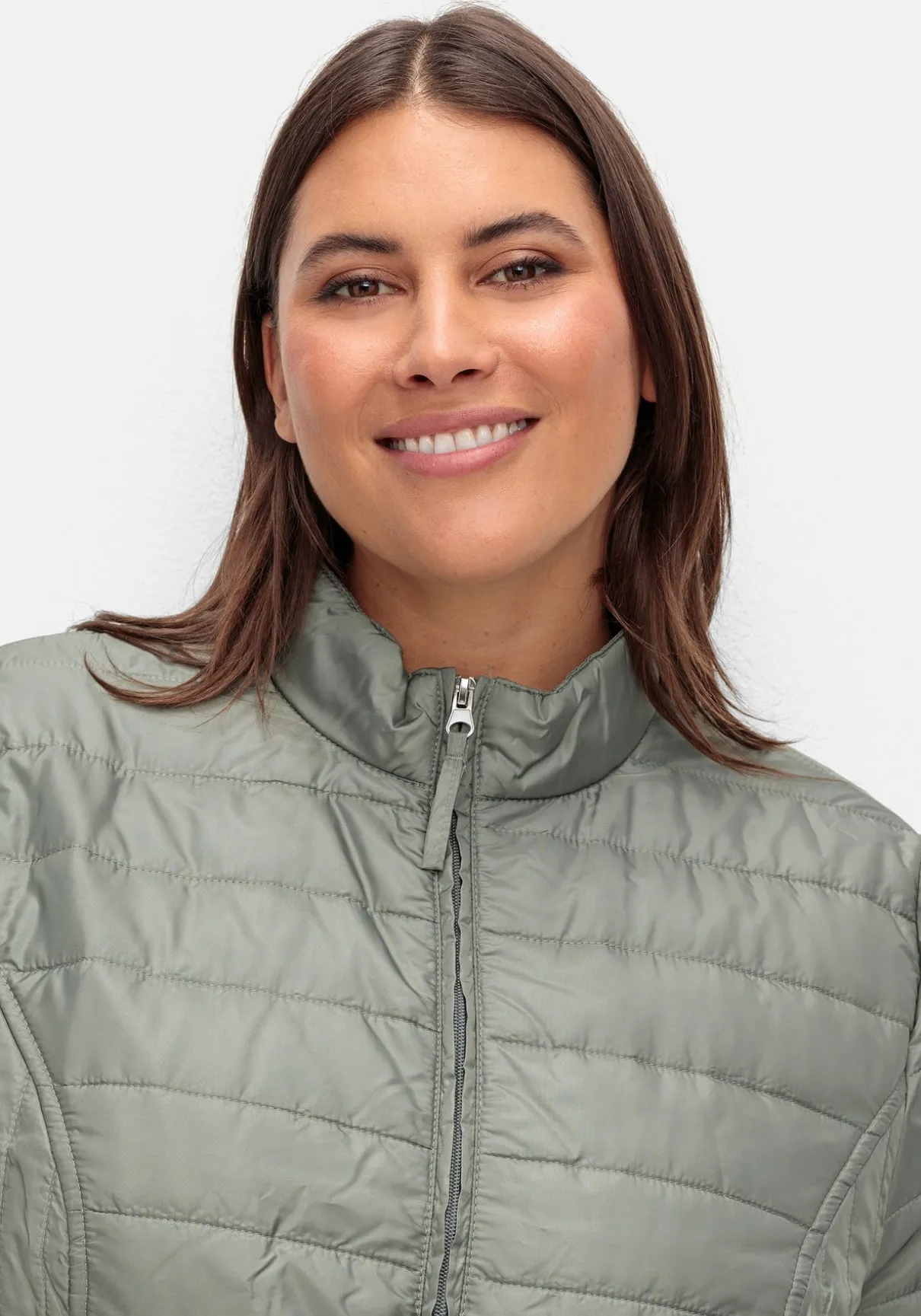 Leicht wattierte Steppjacke mit Stehkragen