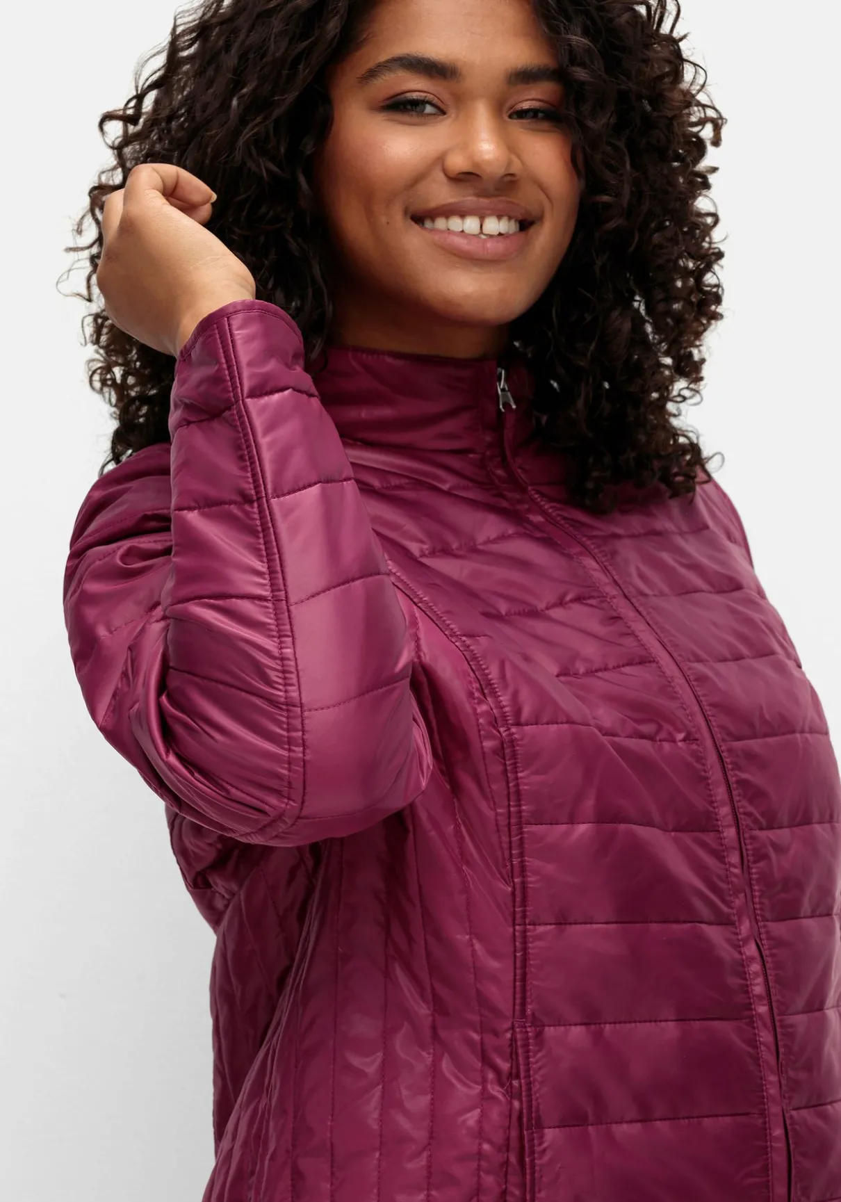 Leicht wattierte Steppjacke mit Stehkragen