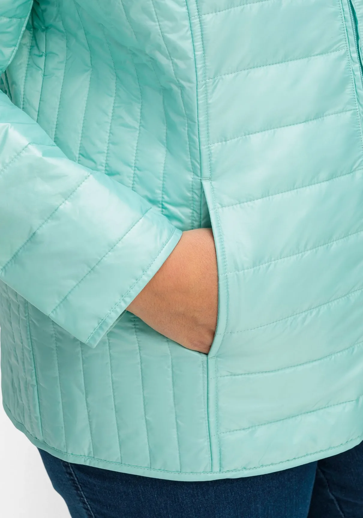 Leicht wattierte Steppjacke mit Stehkragen