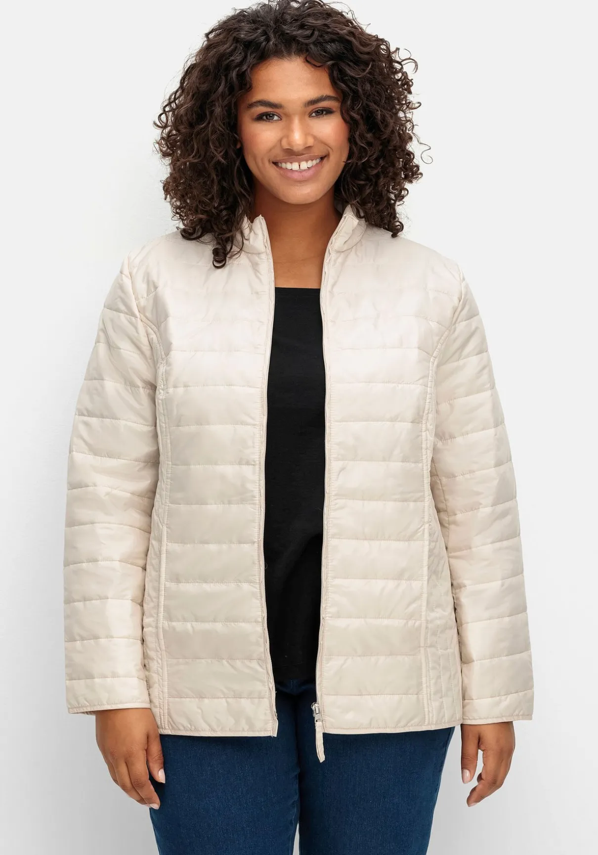 Leicht wattierte Steppjacke mit Stehkragen