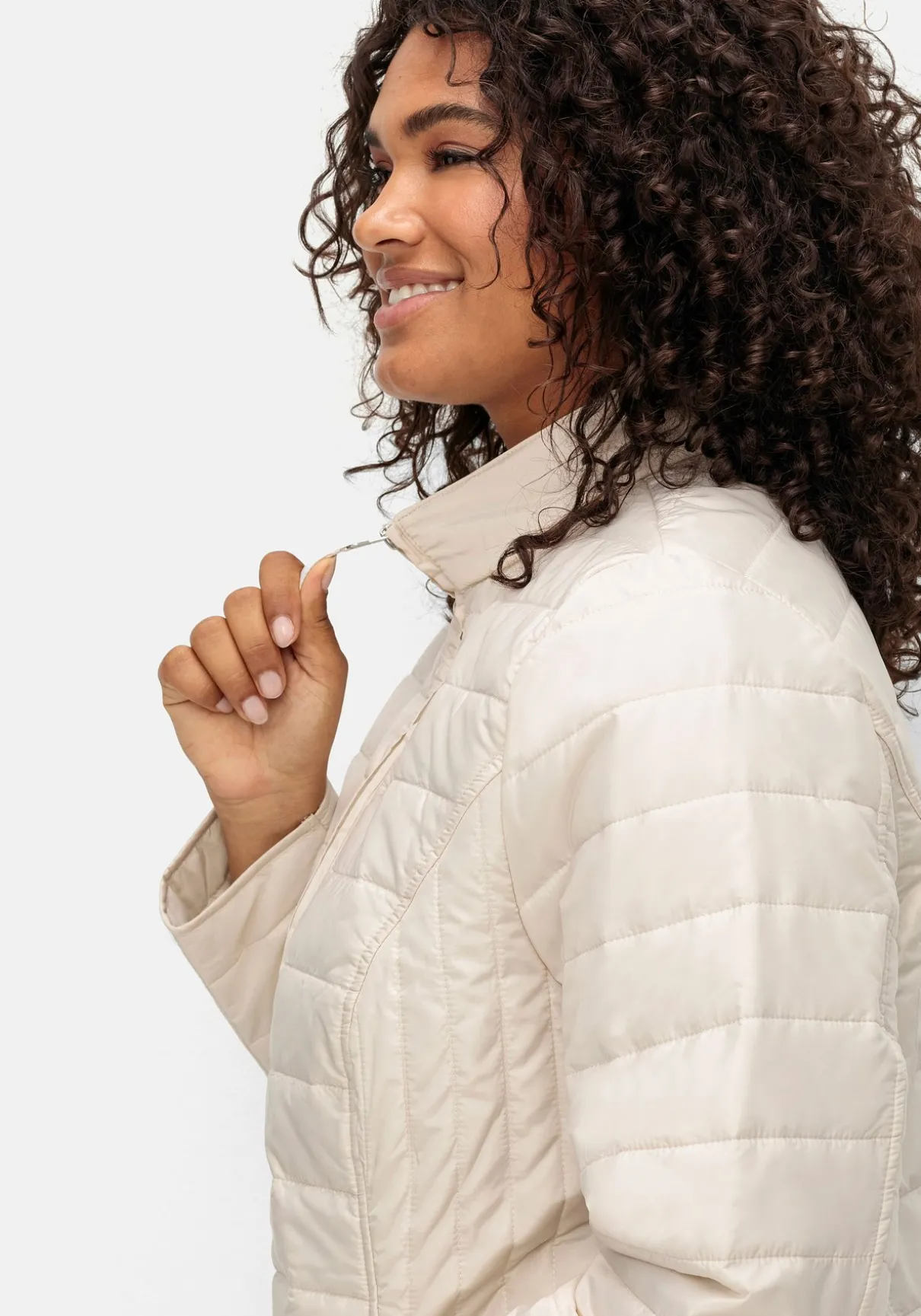 Leicht wattierte Steppjacke mit Stehkragen