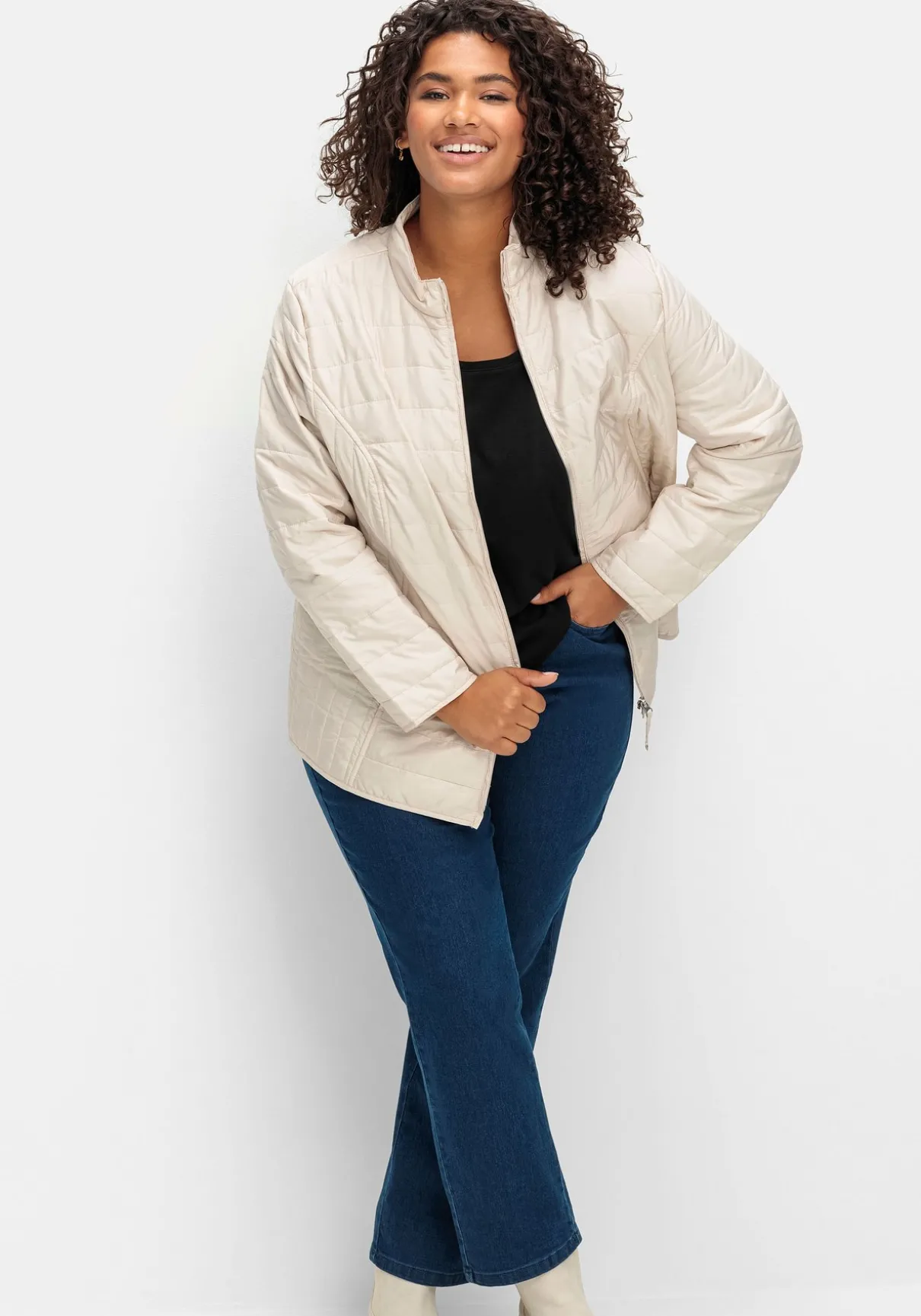 Leicht wattierte Steppjacke mit Stehkragen