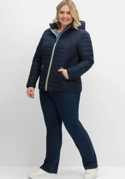 Leichte Steppjacke mit abnehmbarer Kapuze