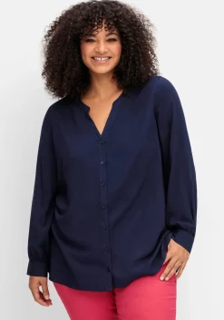 Longbluse mit tonigen Stickereien