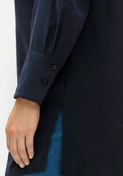 Longbluse mit Passe und Raffungen hinten