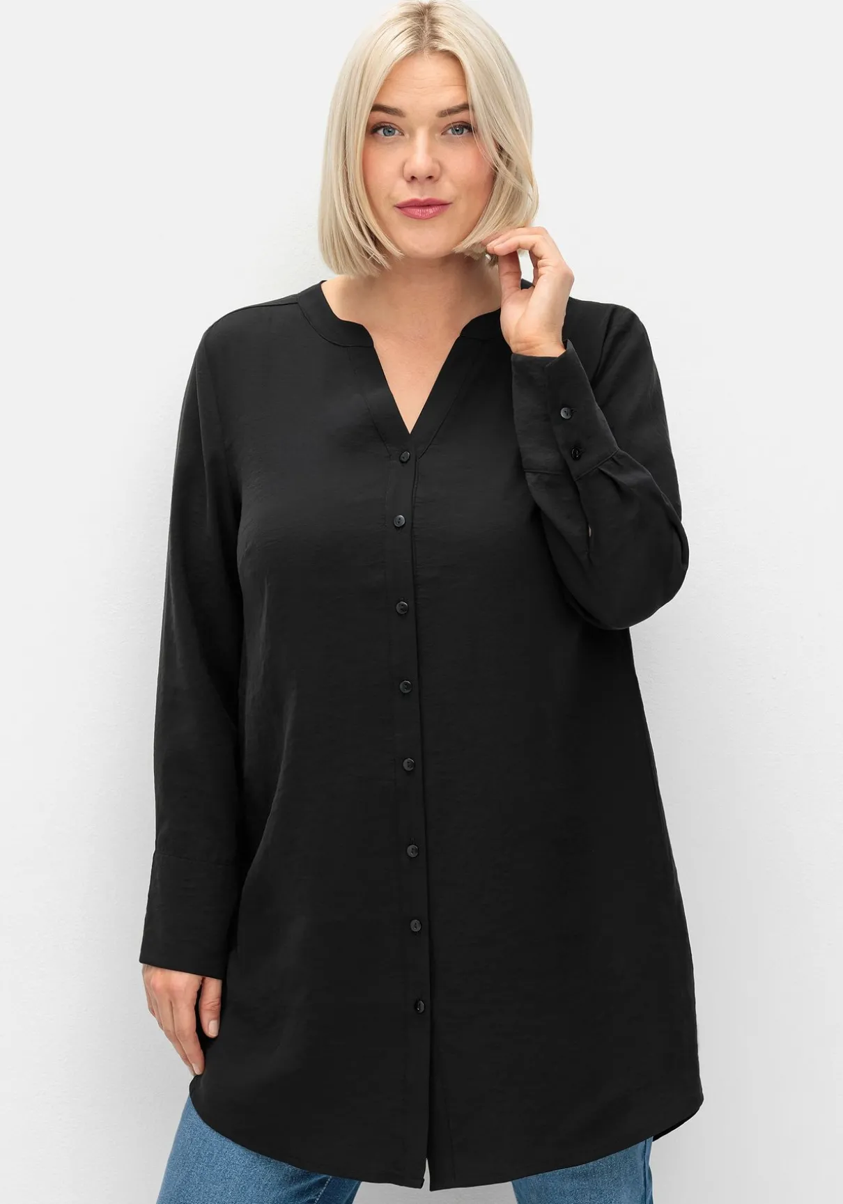 Longbluse mit Passe und Raffungen hinten