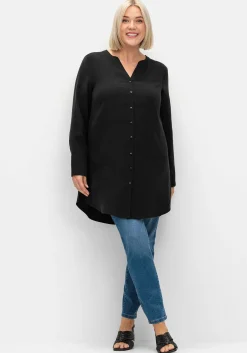 Longbluse mit Passe und Raffungen hinten