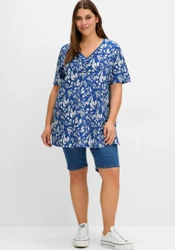 Longshirt mit Blumendruck, in leichter A-Linie