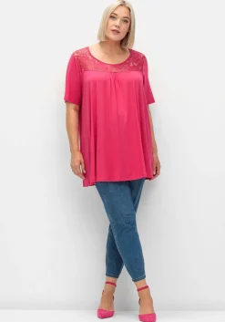 Longshirt mit Spitzenpasse, in A-Linie