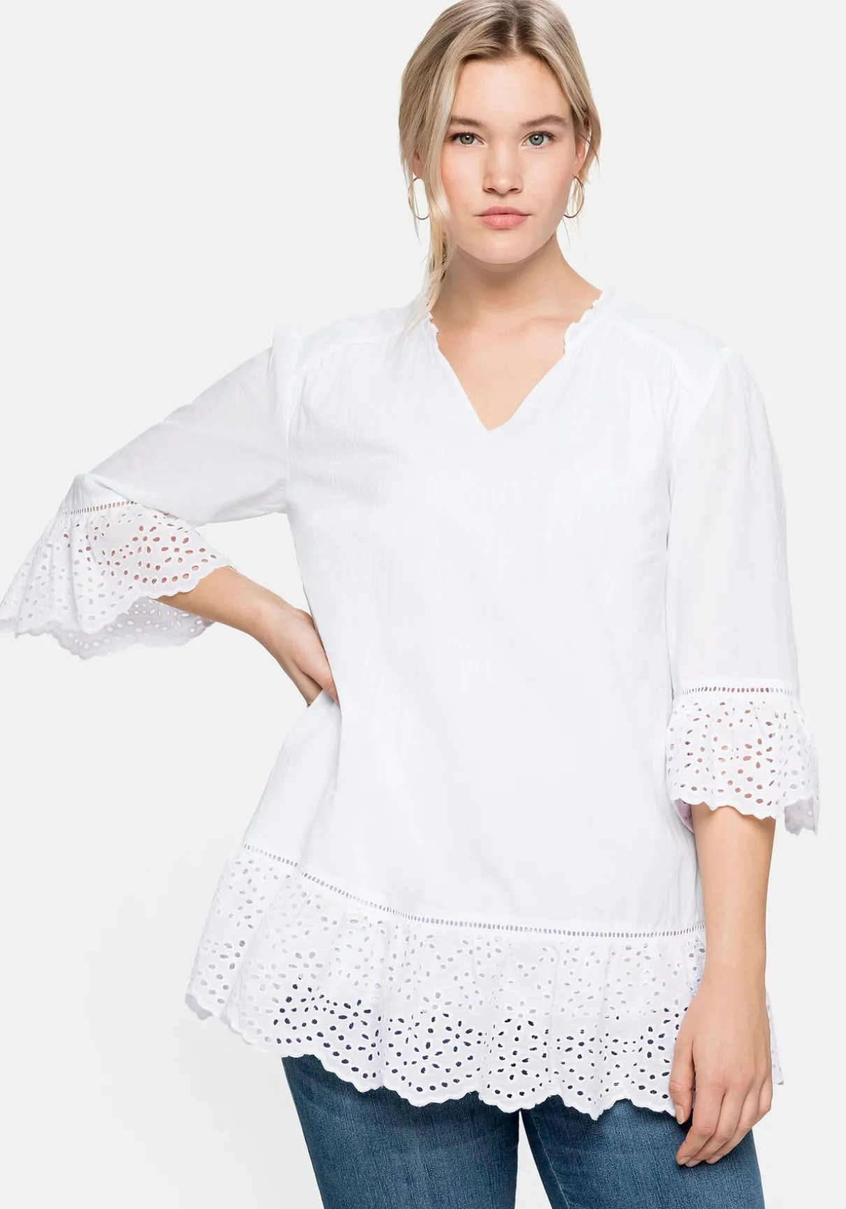 Longtunika mit Lochmusterdetails und Volantspitze