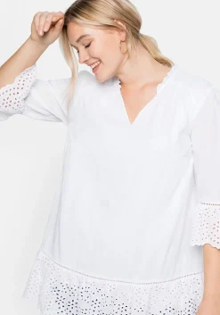 Longtunika mit Lochmusterdetails und Volantspitze