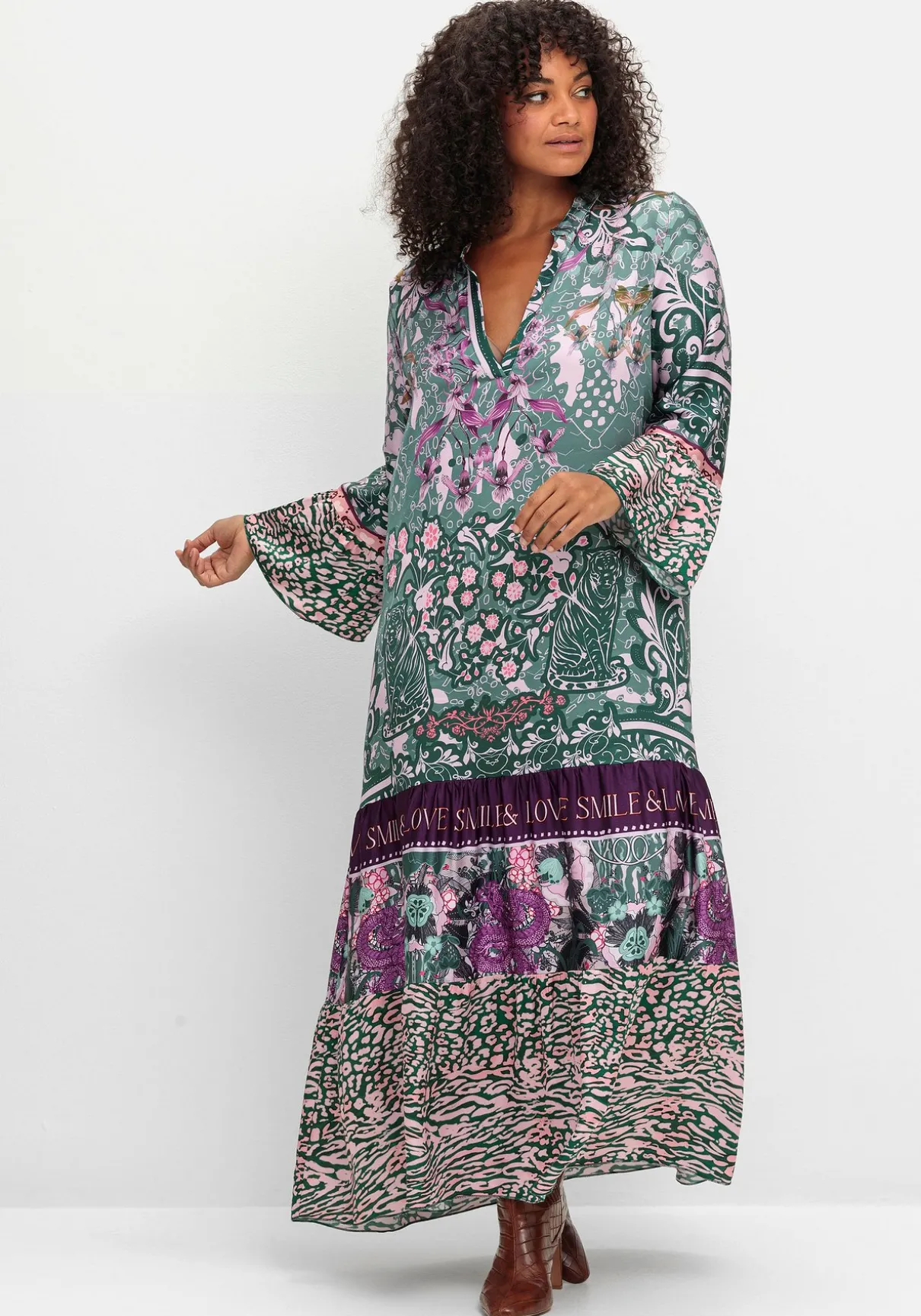 Maxikleid im Mustermix, mit Volants