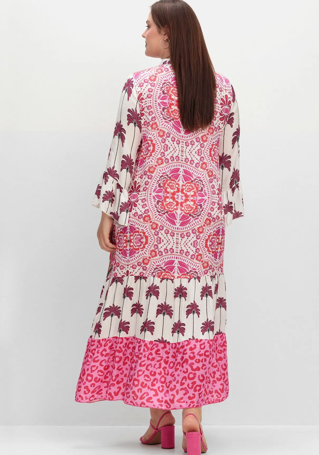 Maxikleid im Mustermix, mit Trompetenärmeln