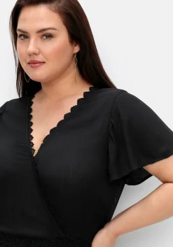 Maxikleid in Wickeloptik, mit Stufenvolant