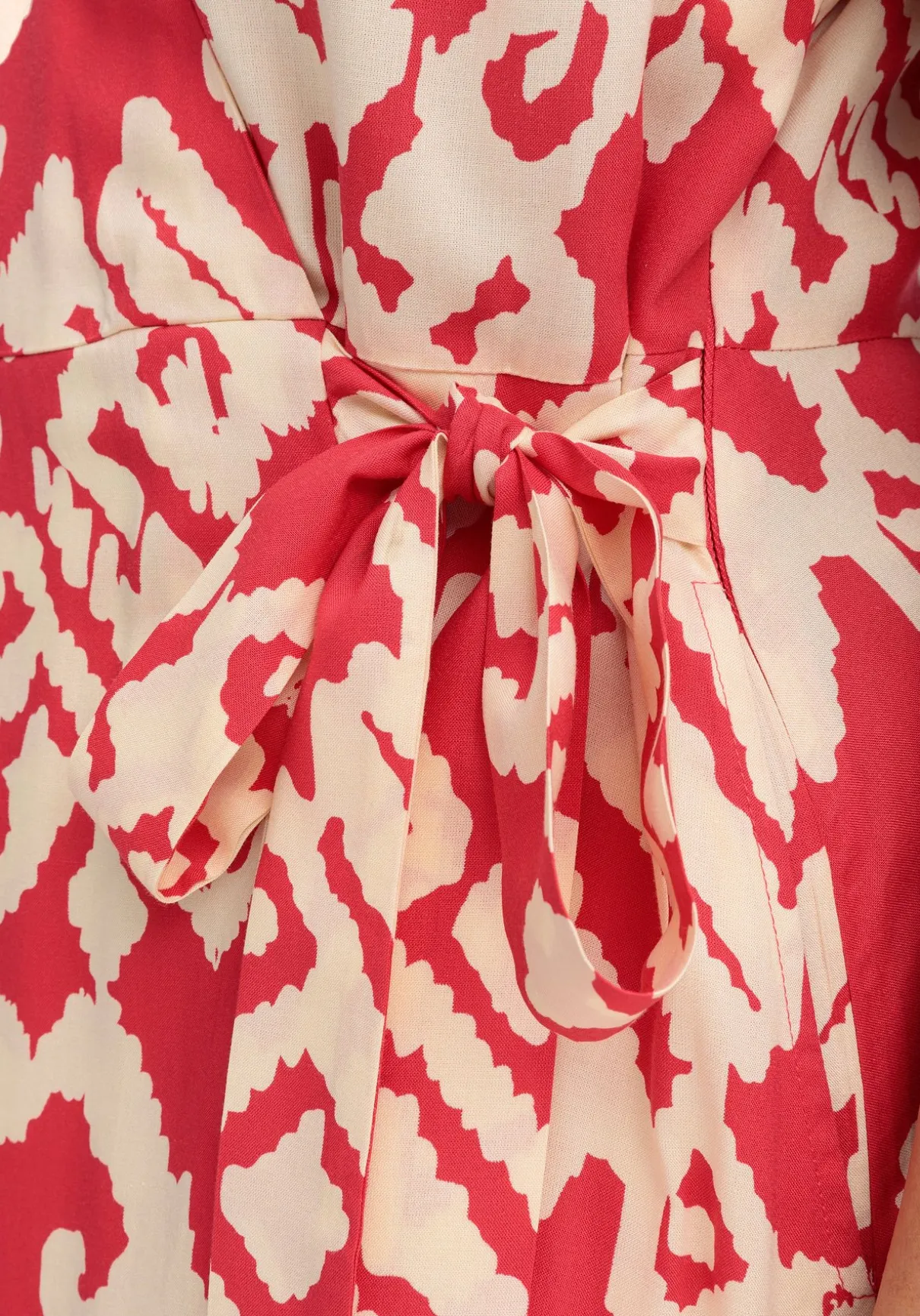 Maxikleid in Wickeloptik, mit Grafikprint