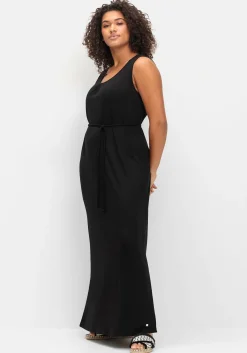 Maxikleid mit Bindegürtel und Rückenausschnitt