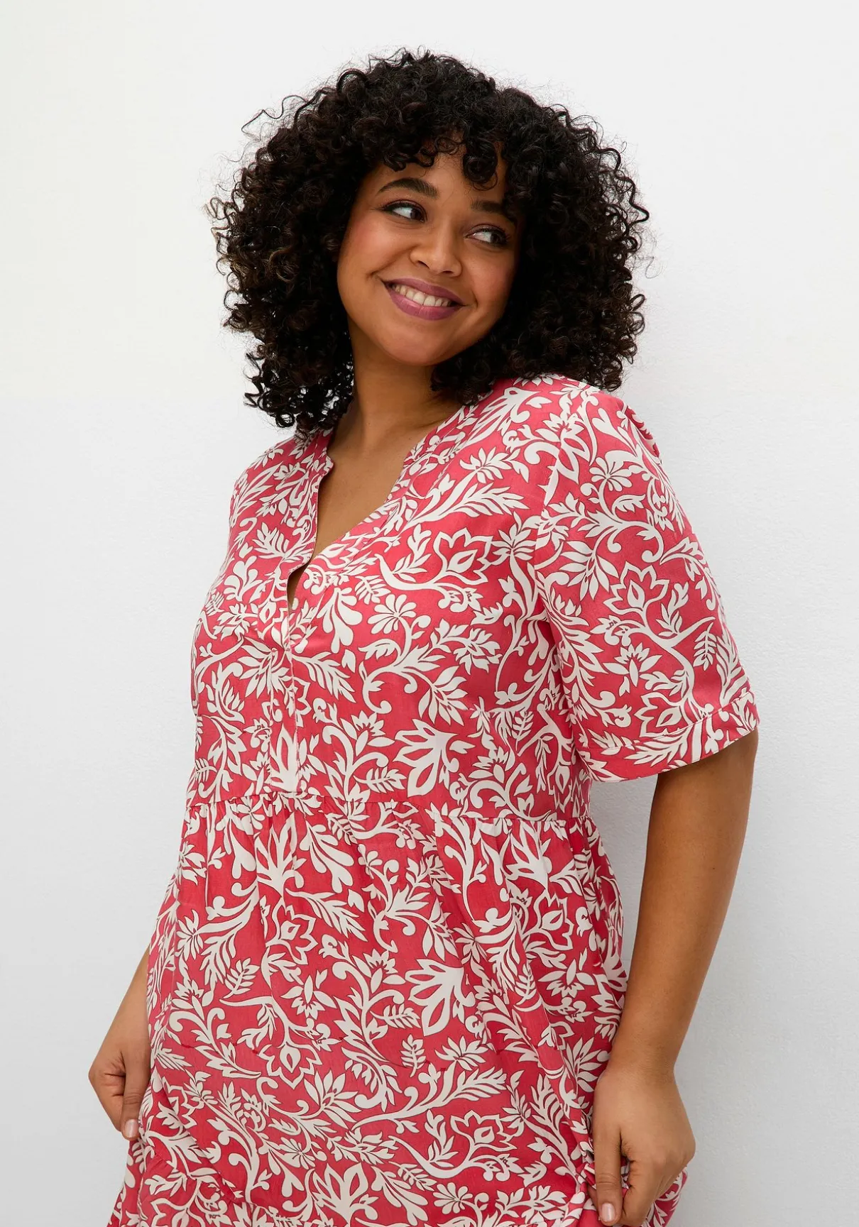 Maxikleid mit grafischem Alloverprint