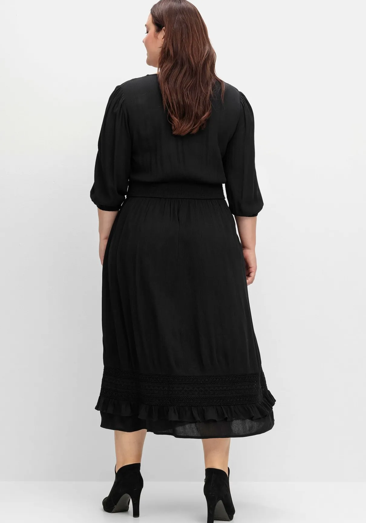 Maxikleid mit Volant, in Crinkle-Qualität