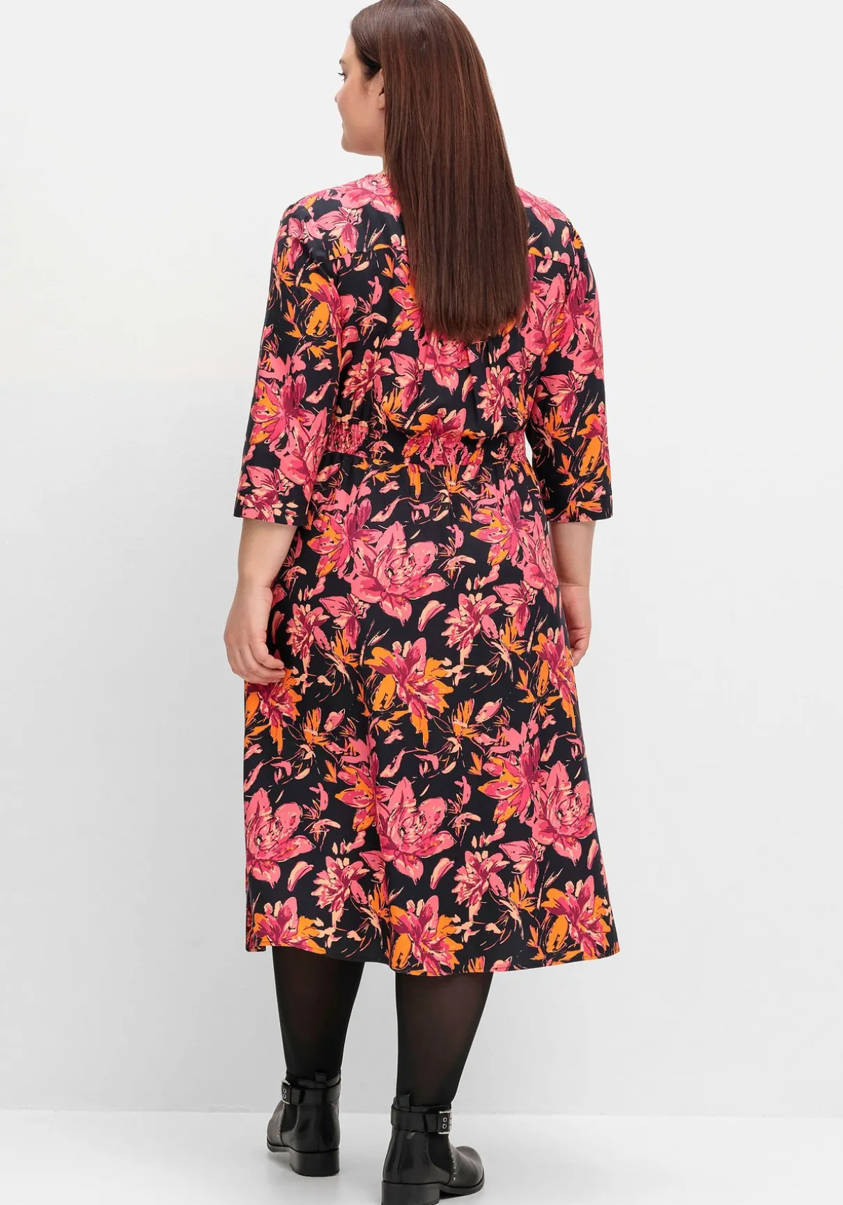 Midikleid aus Crêpe, mit Blumendruck