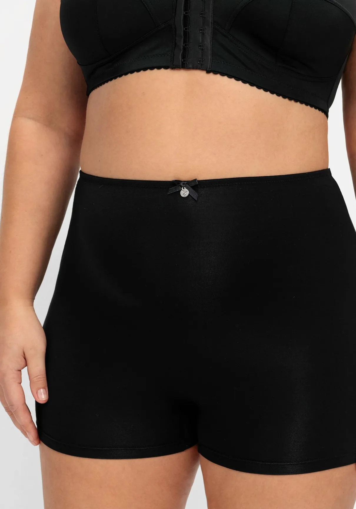 Panty mit hoch geschnittener Taille