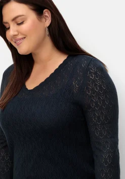 Pullover aus Ajourstrick, in leichter A-Linie