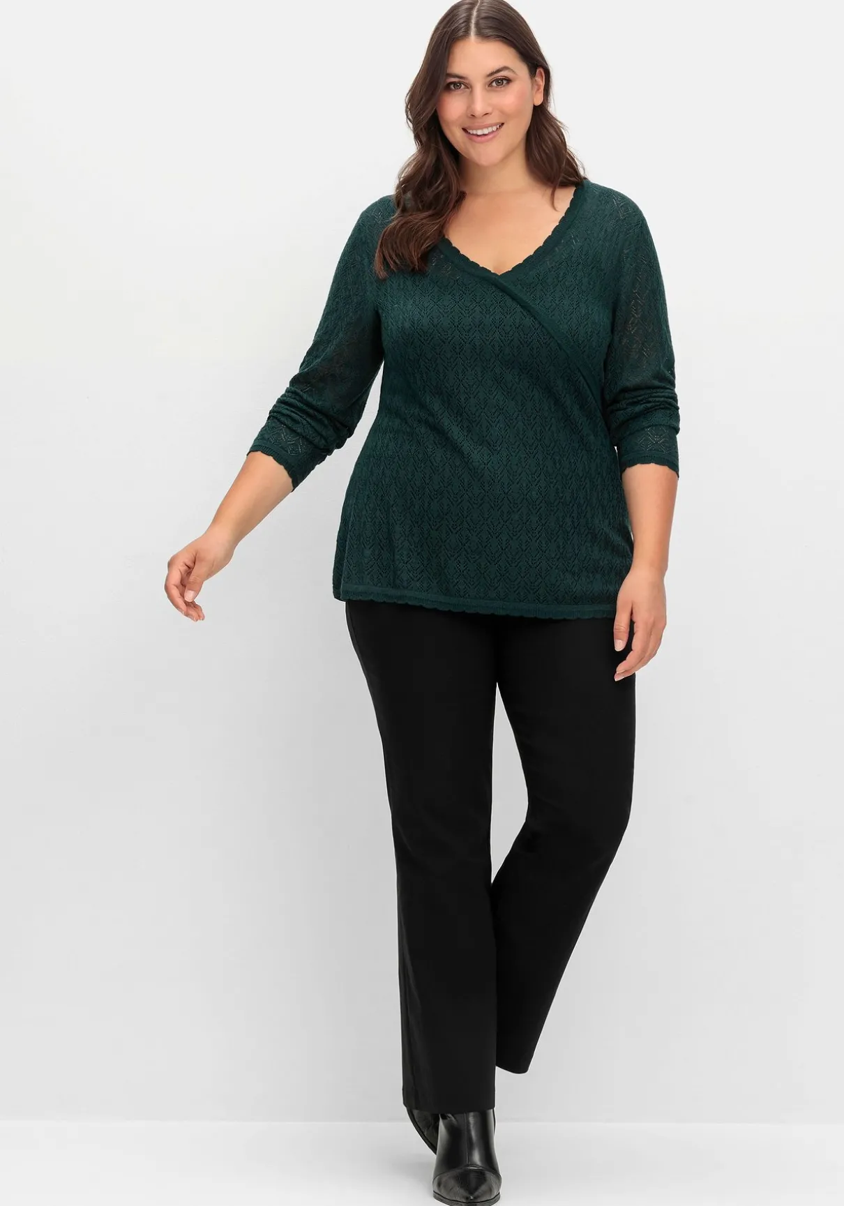 Pullover aus Ajourstrick, in Wickeloptik