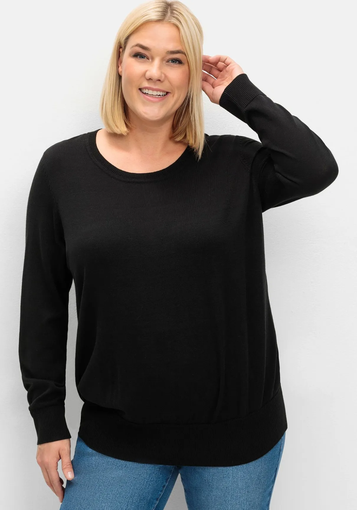 Pullover aus leichtem Strick, mit Rundhalsausschnitt