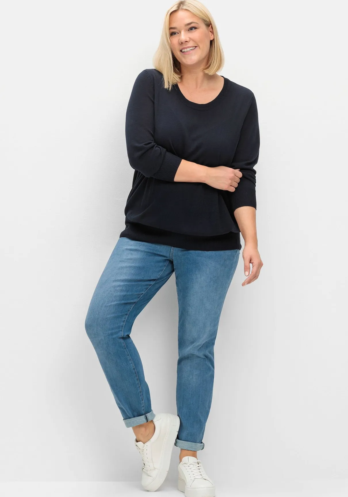 Pullover aus leichtem Strick, mit Rundhalsausschnitt