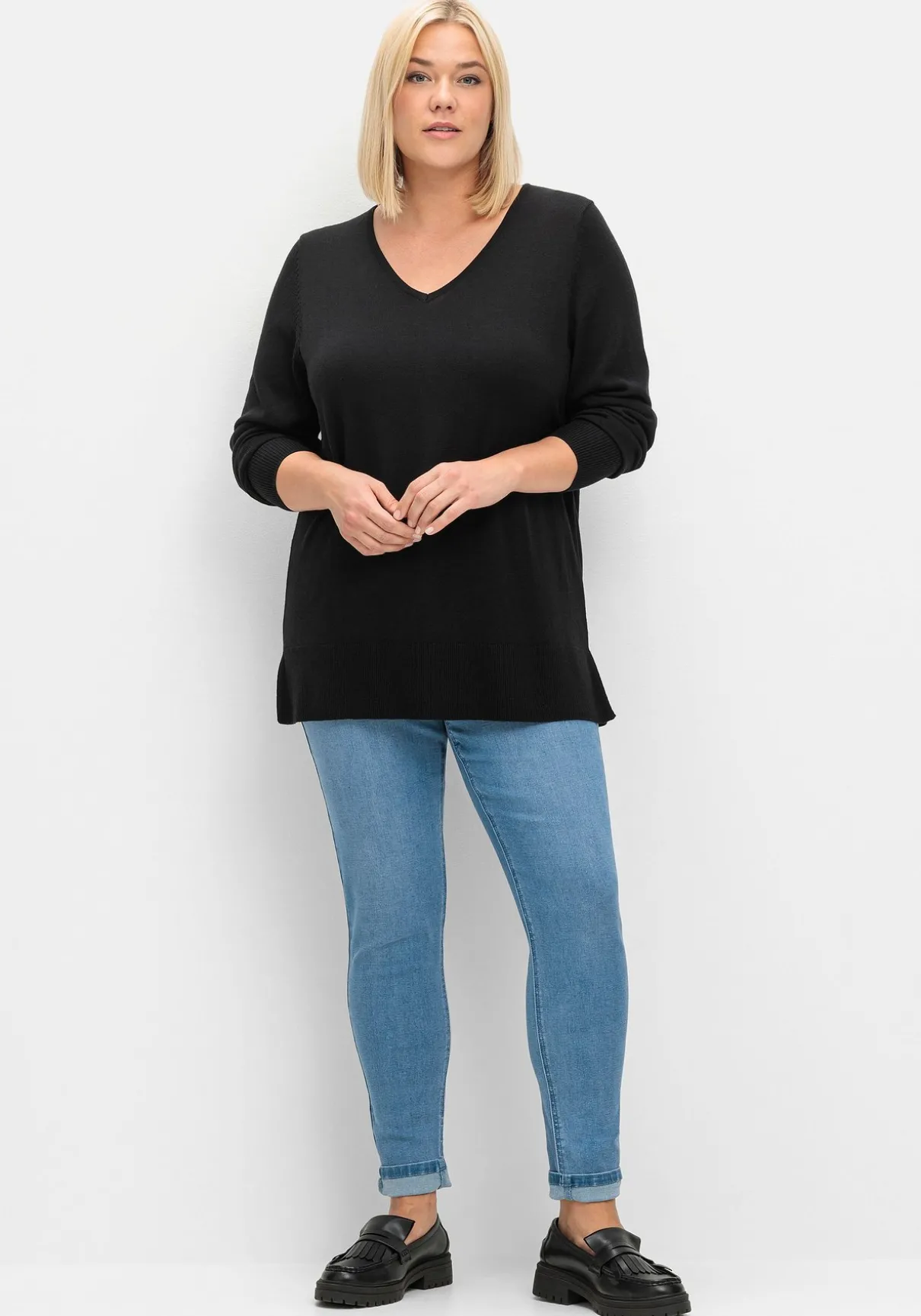 Pullover aus leichtem Strick, mit V-Ausschnitt